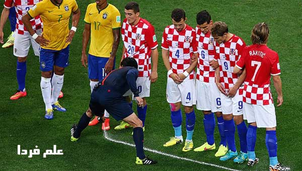 اسپری محو شونده (vanishing spray ) در فوتبال چیست ؟ - علم فردااستفاده از اسپری محو شونده - بازی برزیل کرواسی جام جهانی 2014
