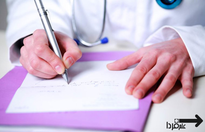 دلیل دست خط بد دکتر ها