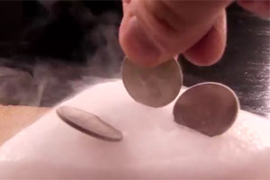 آزمایش جالب قرار دادن سکه روی یخ