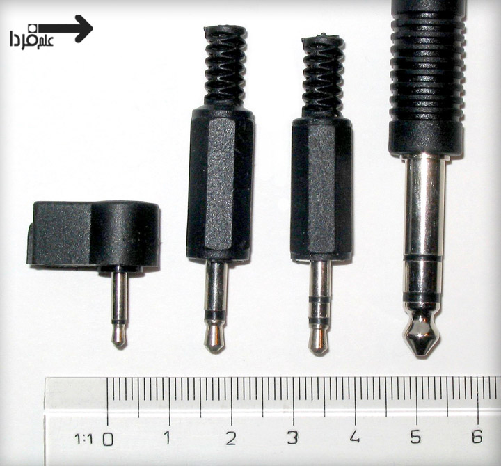 مقایسه سایز کانکتور صدا 3.5 میلی متری و 2.5 میلی متری
